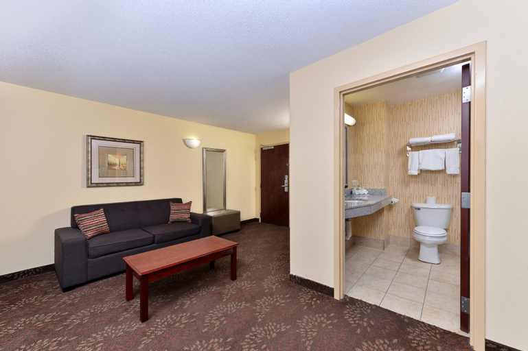 Holiday Inn Express WHITE HOUSE - Tap to explore photos