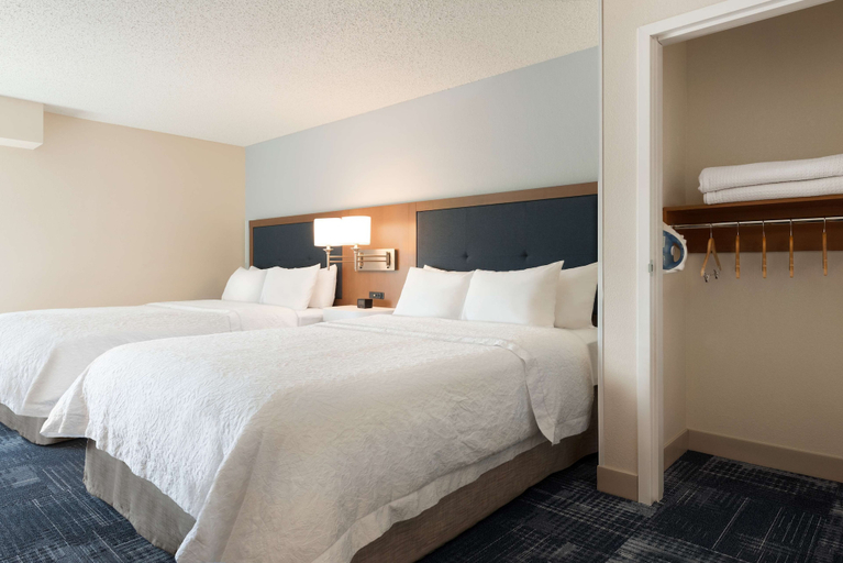 Bedroom 3, Hampton Inn By Hilton Wausau, Marathon