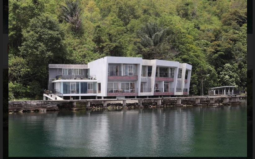 Exterior 1