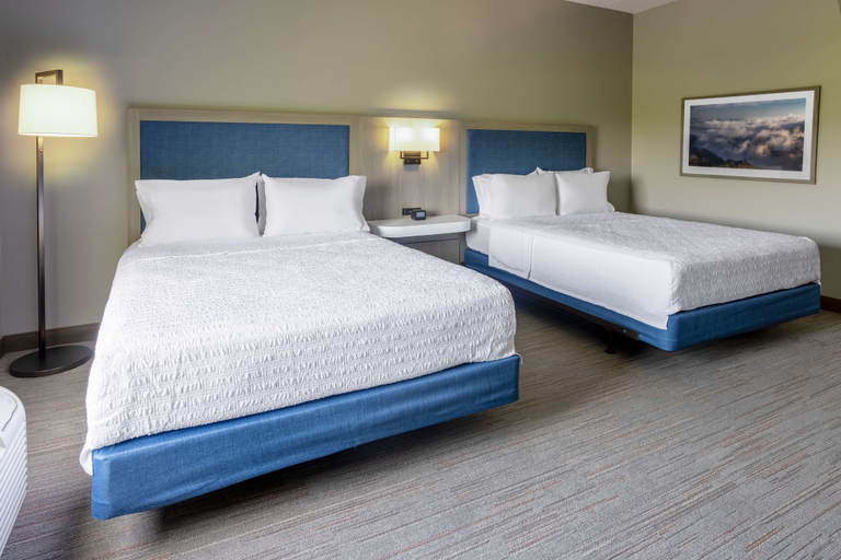 Bedroom 3, Hampton Inn Harriman Woodbury, Orange