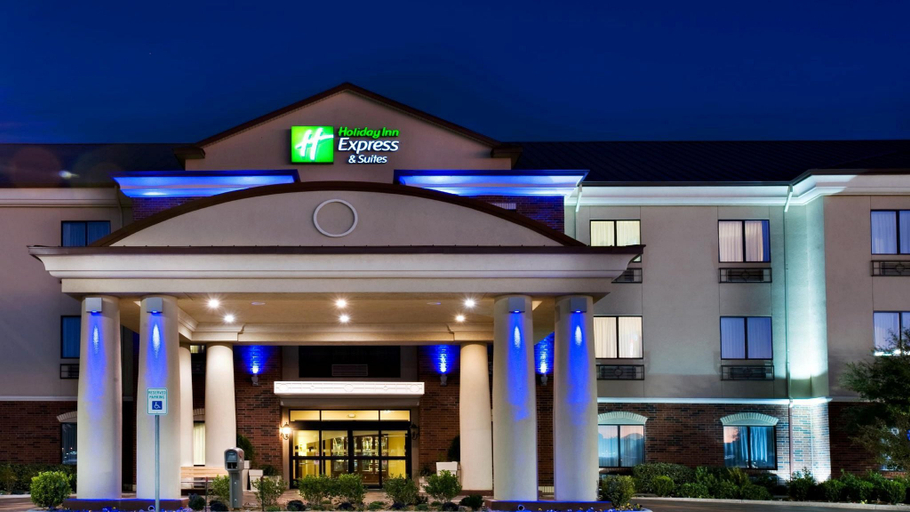 Exterior & Views 4, Holiday Inn Express & Suites VALPARAISO by IHG, Porter