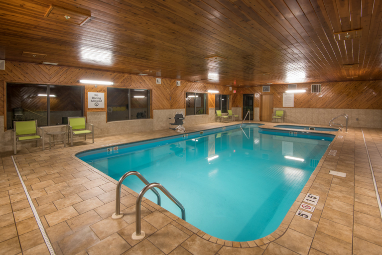Sport & Beauty 2, Holiday Inn Express & Suites WAUSEON by IHG, Fulton