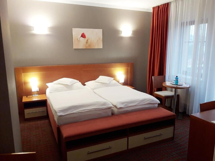 Bedroom 3, Hotel KATERAIN, Opava