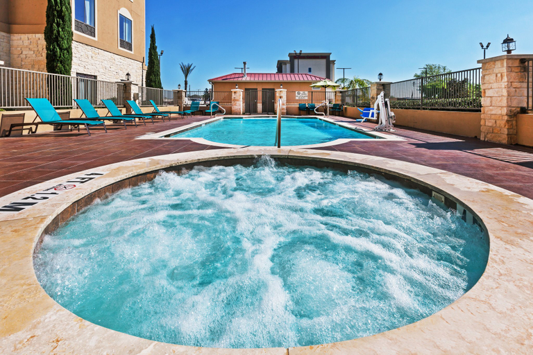 Sport & Beauty 2, Holiday Inn Express & Suites VICTORIA by IHG, Victoria