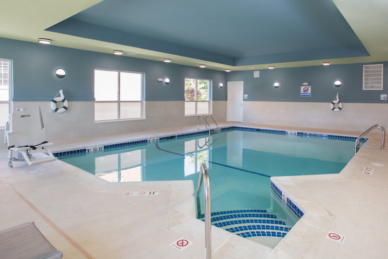 Sport & Beauty 2, Holiday Inn Express CHELMSFORD by IHG, Middlesex