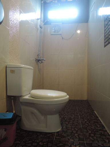 Bathroom 4, Vang Vieng Rock Backpacker Hostel, Vangvieng