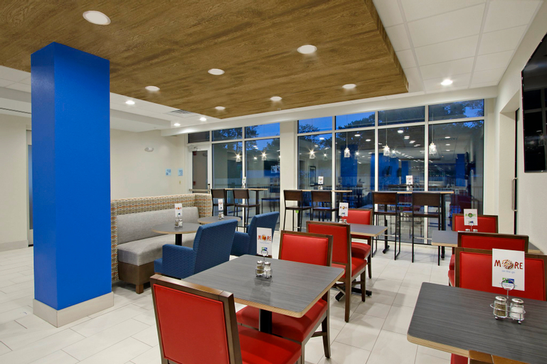 Holiday Inn Express & Suites COLUMBUS NORTH, Lowndes, Mississippi