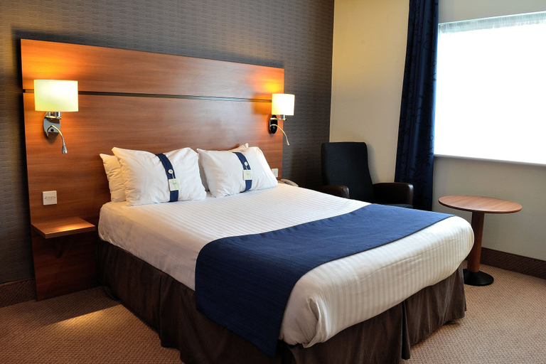 Bedroom 4, Holiday Inn Express SHREWSBURY by IHG, Shropshire