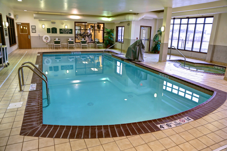Sport & Beauty 3, Holiday Inn Express & Suites VALPARAISO by IHG, Porter