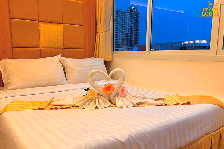 The Grand Lodge Pattaya - Tap to explore photos