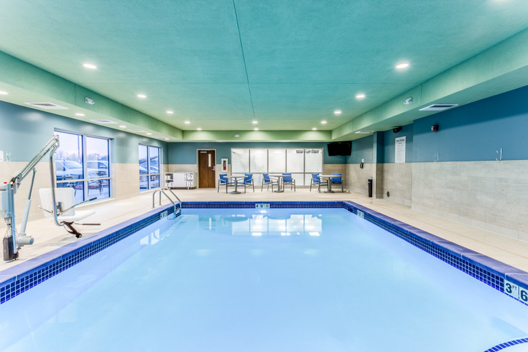 Sport & Beauty 2, Holiday Inn Express & Suites SPRINGFIELD NORTH by IHG, Greene