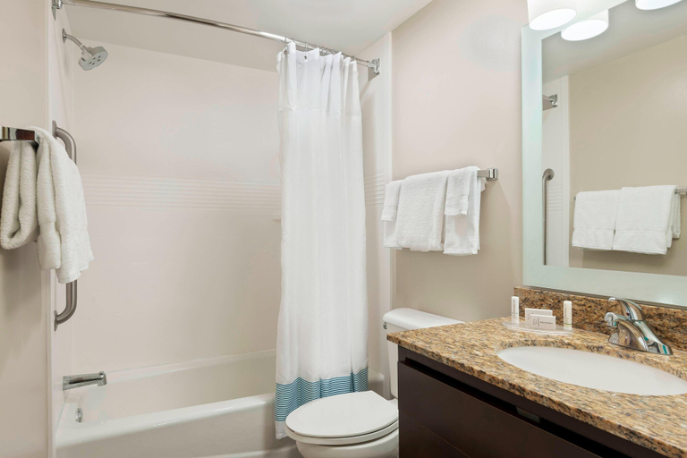 Bathroom 5, TownePlace Suites by Marriott Savannah Midtown, Chatham