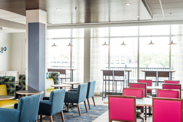 Food & Drinks 3, Holiday Inn Express & Suites ROCK FALLS by IHG, Whiteside