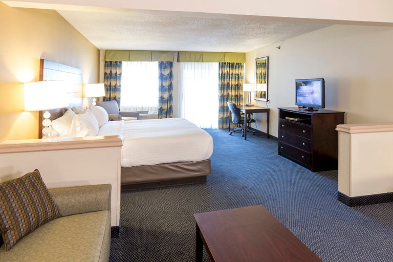 Bedroom 3, Holiday Inn Express & Suites ST. JOSEPH LAKEFRONT by IHG, Berrien
