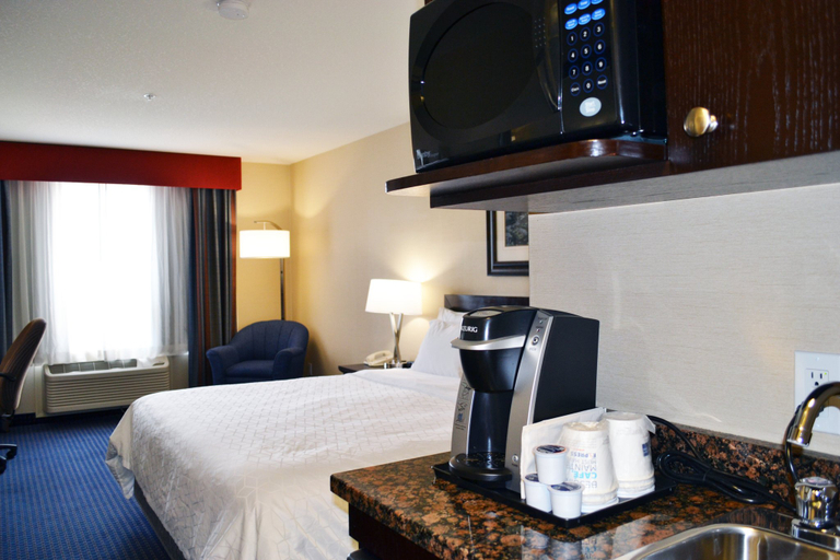 Bedroom, Holiday Inn Express & Suites EDSON by IHG, Division No. 14