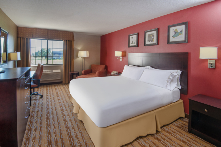 Bedroom 4, Holiday Inn Express & Suites WAUSEON by IHG, Fulton