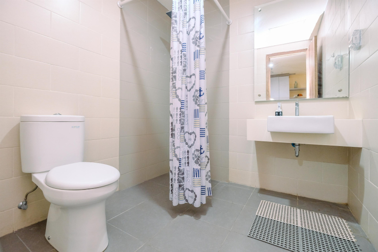 Bathroom 5, Spacious and Elegant 1BR Apartment Pejaten Park Residence By Travelio, Jakarta Selatan