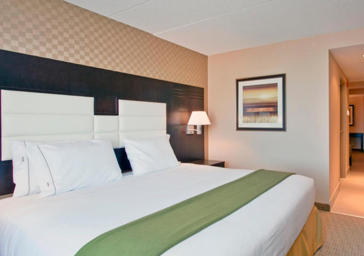 Bedroom 2, Holiday Inn Express & Suites OTTAWA WEST - NEPEAN by IHG, Ottawa