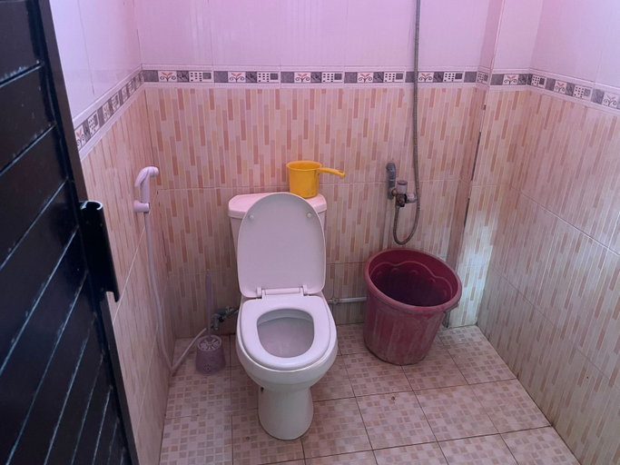 Bathroom 3, OYO 93036 Eddy Homestay Syariah, Lamongan
