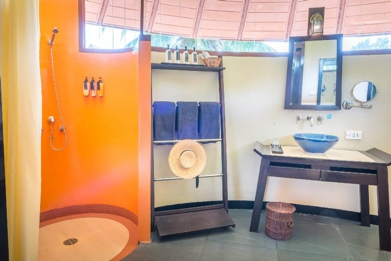 Bathroom 13