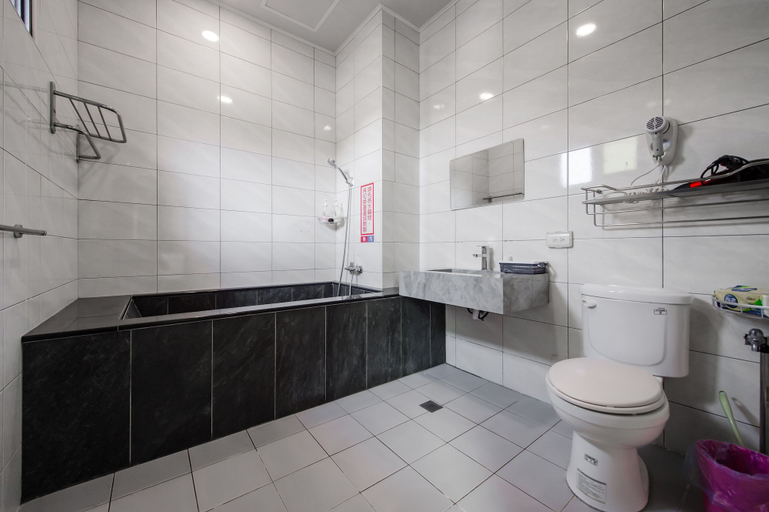 Bathroom 3, Quan Ming Line Museum, Miaoli