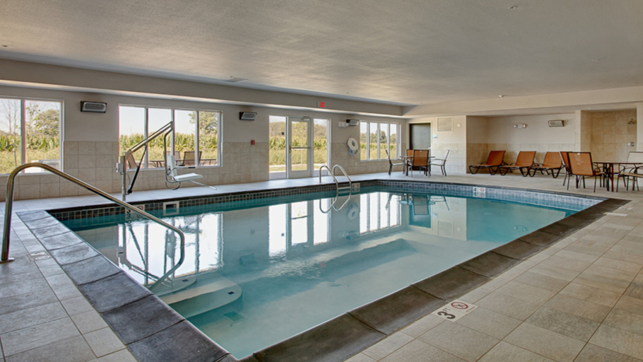 Sport & Beauty 2, Holiday Inn Express & Suites NORTH FREMONT by IHG, Sandusky