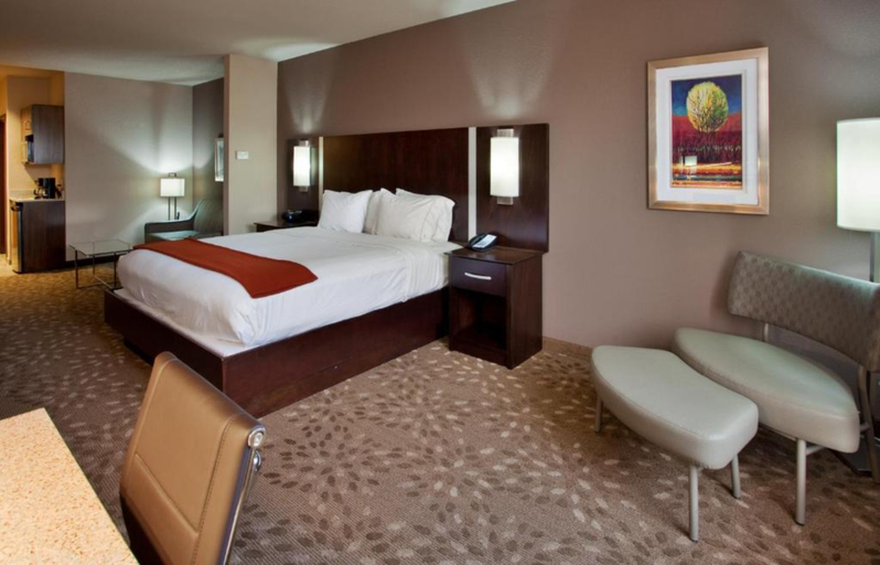 Bedroom 4, Holiday Inn Express & Suites SAINT ROBERT - LEONARD WOOD by IHG, Pulaski