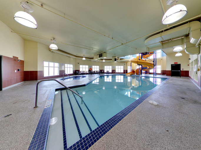 Sport & Beauty 2, Holiday Inn Express & Suites EDMONTON-INTERNATIONAL AIRPORT by IHG, Division No. 11