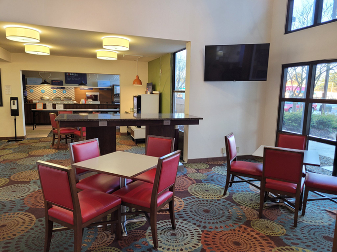 Food & Drinks 2, Holiday Inn Express ANDERSON-I-85 (EXIT 27-HWY 81) by IHG, Anderson