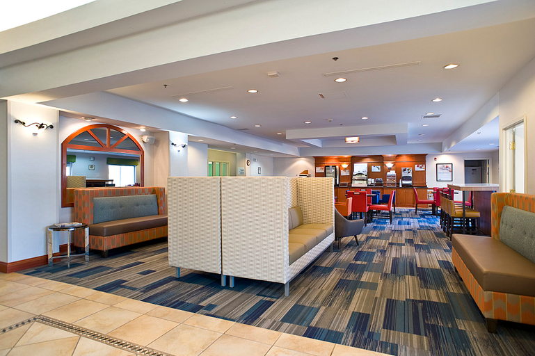 Others 2, Holiday Inn Express & Suites VERMILLION by IHG, Clay