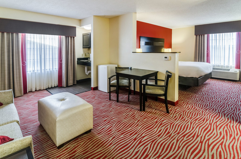 Bedroom 5, Holiday Inn Express & Suites VINITA by IHG, Craig