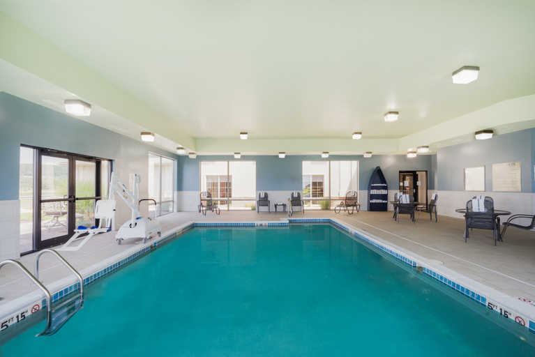 Sport & Beauty 2, Holiday Inn Express BLOOMSBURG by IHG, Columbia