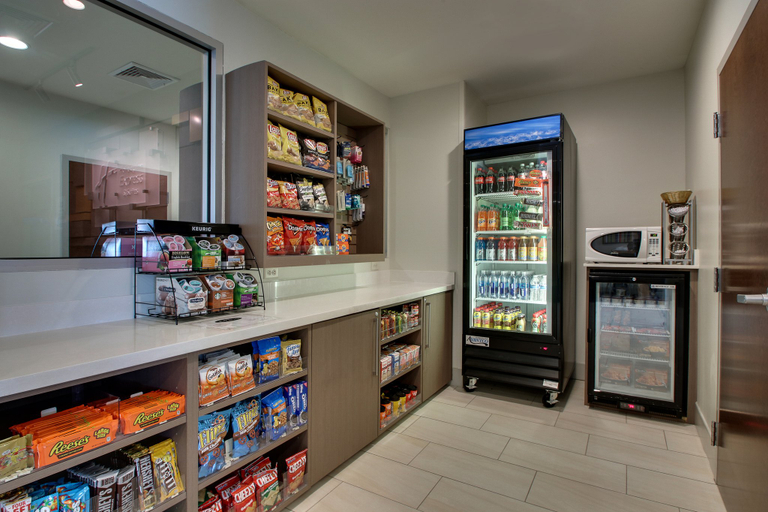 Food & Drinks