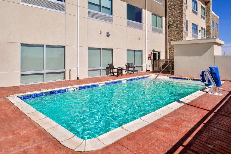 Sport & Beauty 2, Holiday Inn Express & Suites VAN HORN by IHG, Culberson