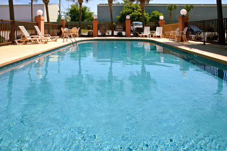 Sport & Beauty 2, Holiday Inn Express BILOXI - BEACH BLVD by IHG, Harrison