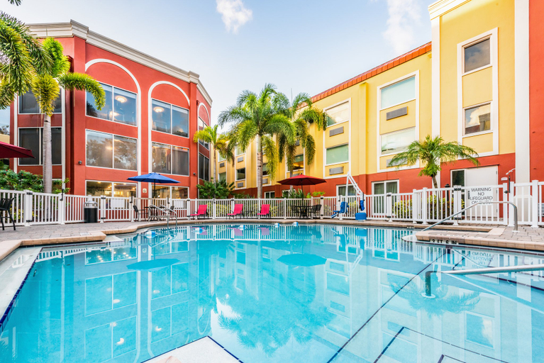 Sport & Beauty 2, Holiday Inn Express & Suites BRADENTON WEST by IHG, Manatee