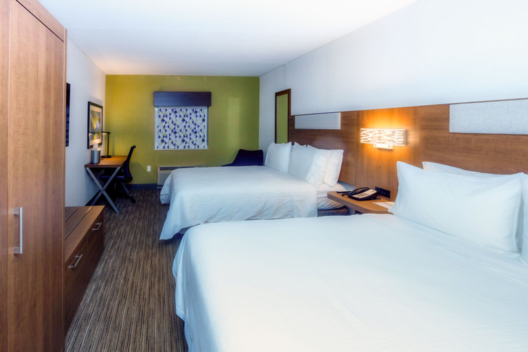 Bedroom 5, Holiday Inn Express BOSTON - SAUGUS by IHG, Essex