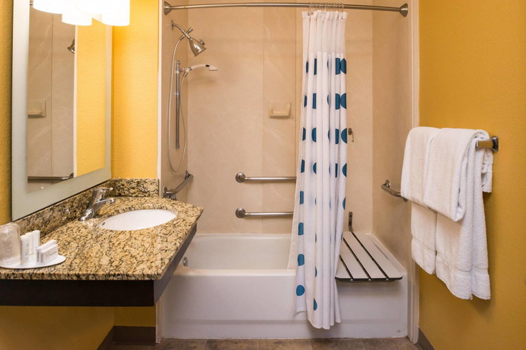 Bathroom 4, Towneplace Suites Anaheim Maingate Angel Stadium, Orange