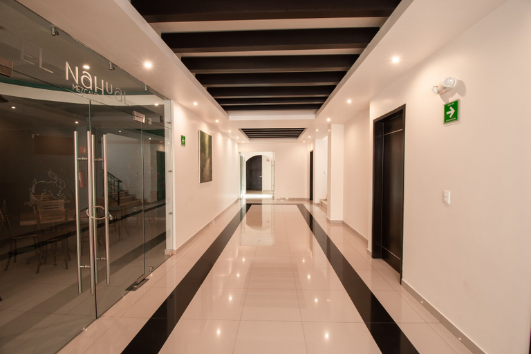 Others 5, Sendero Hotel, San Salvador