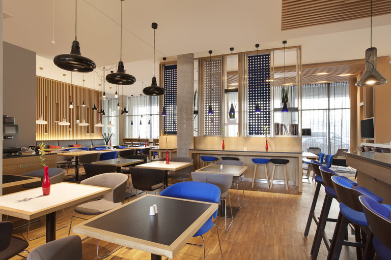 Food & Drinks 3, Holiday Inn Express BERLIN - ALEXANDERPLATZ by IHG, Berlin