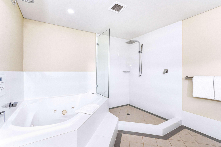Bathroom 4