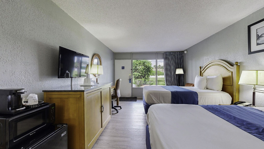 Bedroom 4, Days Inn by Wyndham Orlando Downtown, Orange
