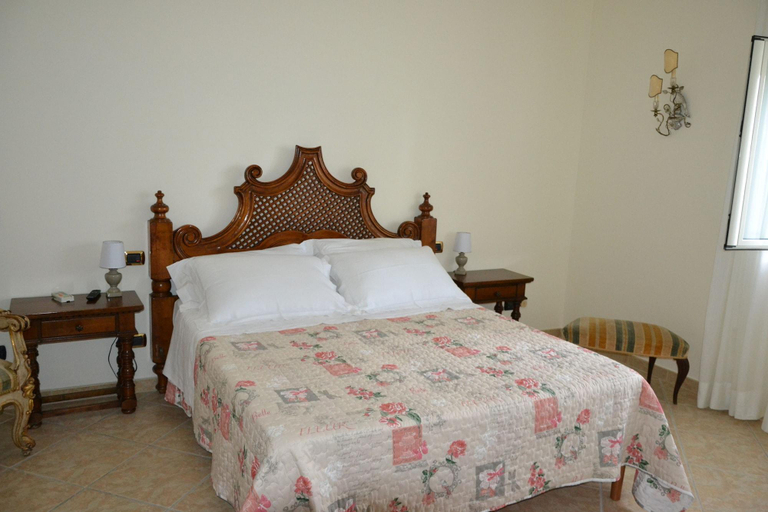 Bedroom 4, Villa Lucia, Bari
