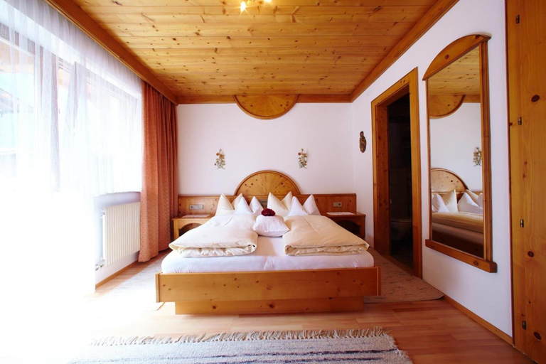 Bedroom 4, Hotel Brennerspitz, Innsbruck Land