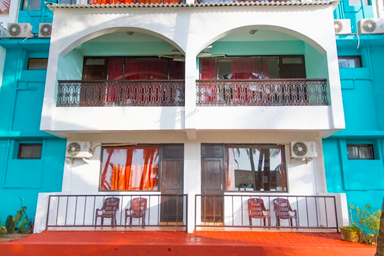 Exterior & Views