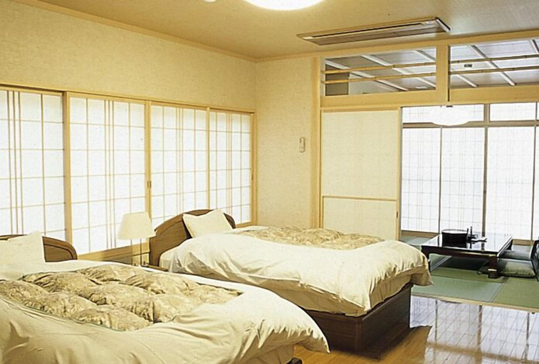 Bedroom 3, Oyado Sansui, Achi