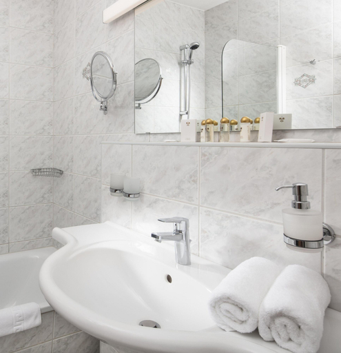 Bathroom 4, Hotel Höhlenstein, Schwaz