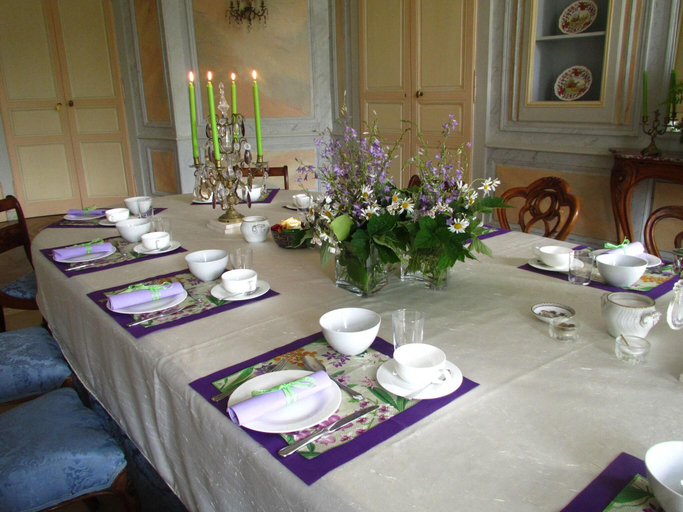 Food & Drinks 5, Chateau De Vauloge, Sarthe
