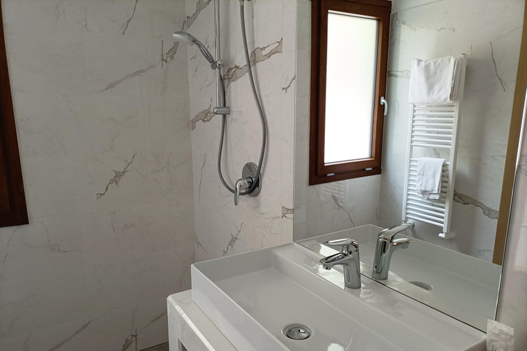 Bathroom 4, Centro Vacanze La Limonaia, Brescia