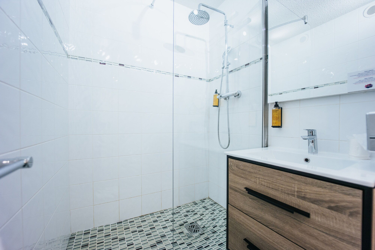 Bathroom 4, Le Drips, Bouches-du-Rhône